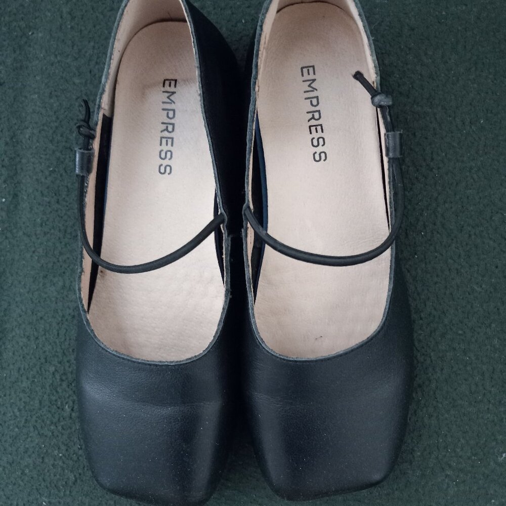 Empress Shoes size 7.5